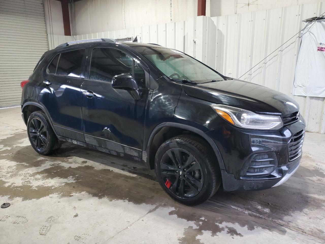 2019 CHEVROLET TRAX 1LT - Image 4