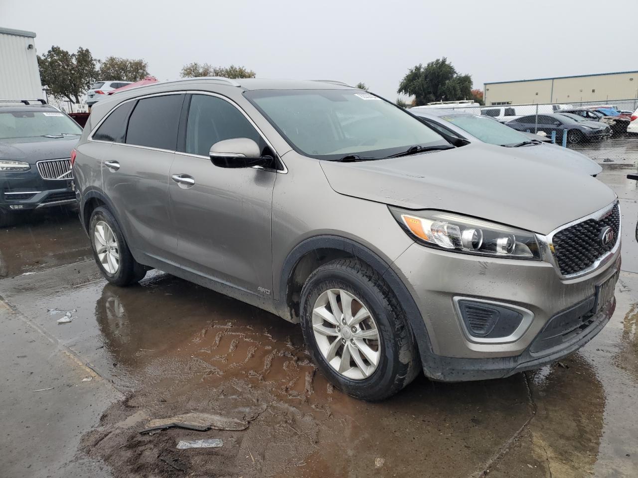 2016 KIA SORENTO LX - Image 4