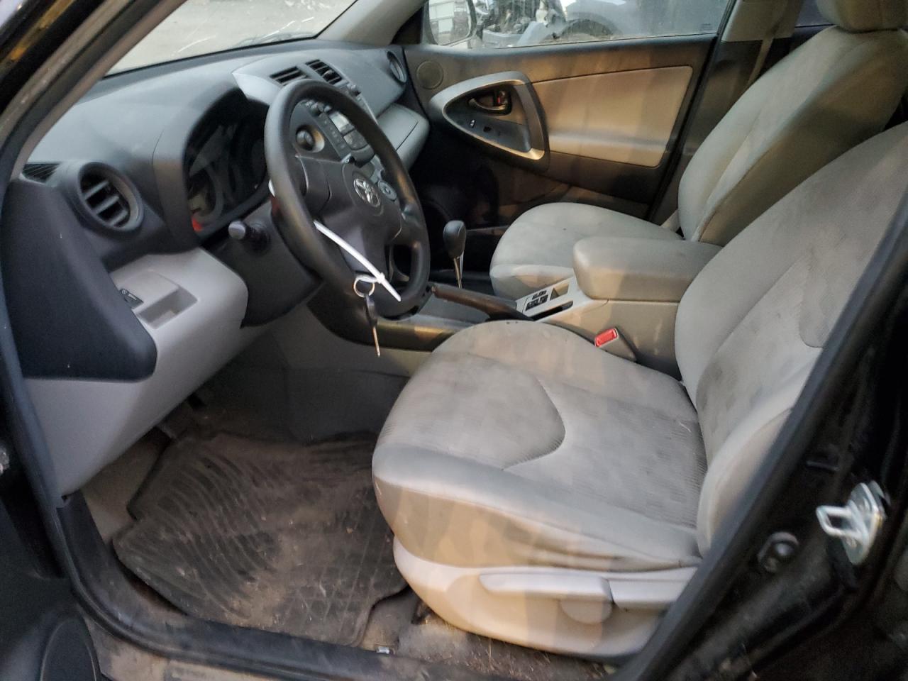 2011 TOYOTA RAV4 - Фото 7