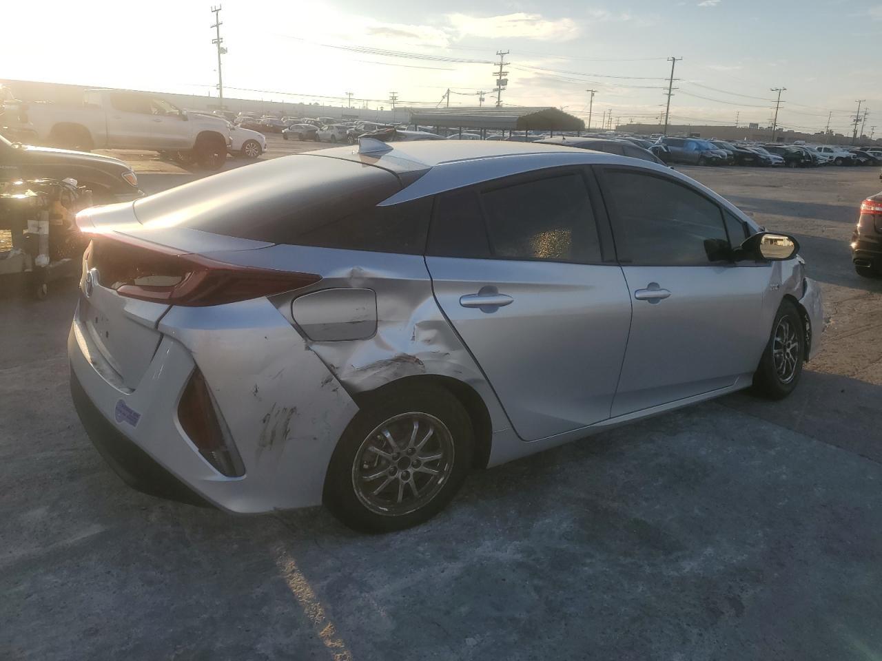 2019 TOYOTA PRIUS PRIM - Фото 3