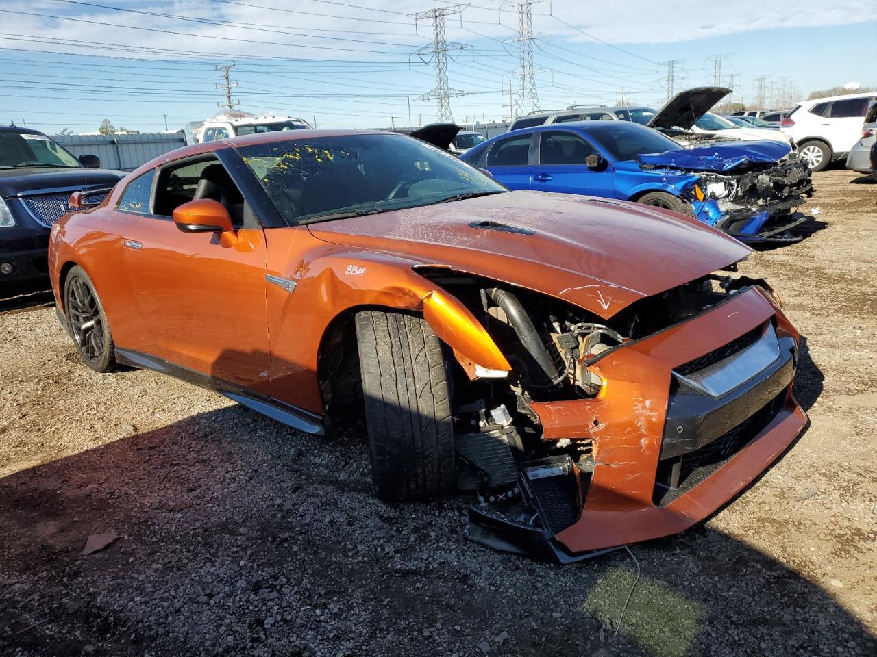 2017 NISSAN GT-R PREMI - Фото 4