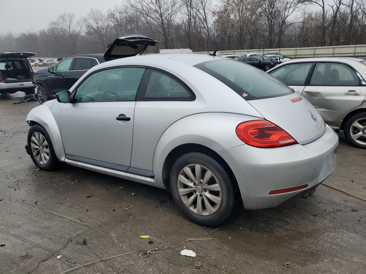 2014 VOLKSWAGEN BEETLE - Image 2