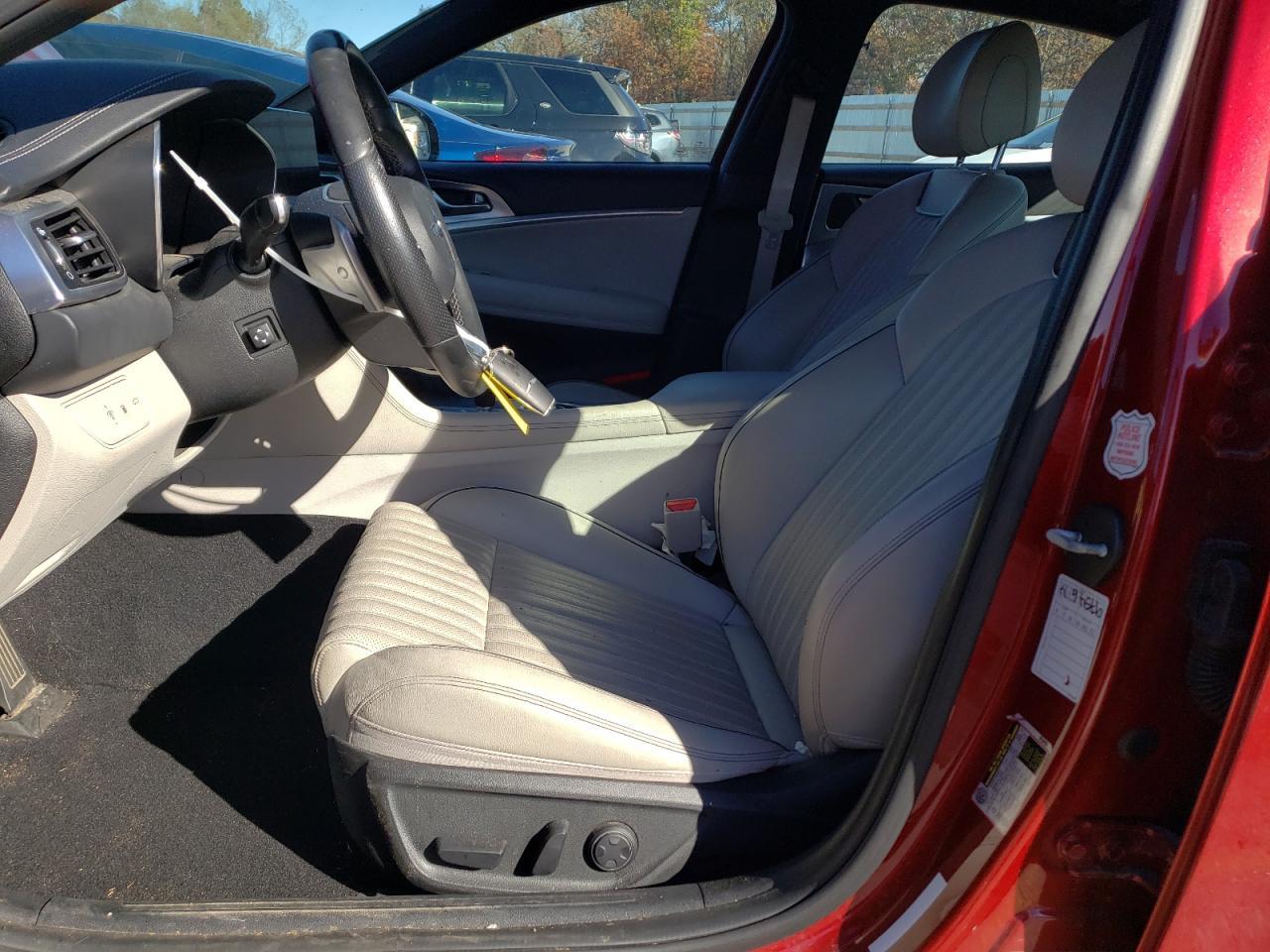 2022 GENESIS G70 BASE - Image 7