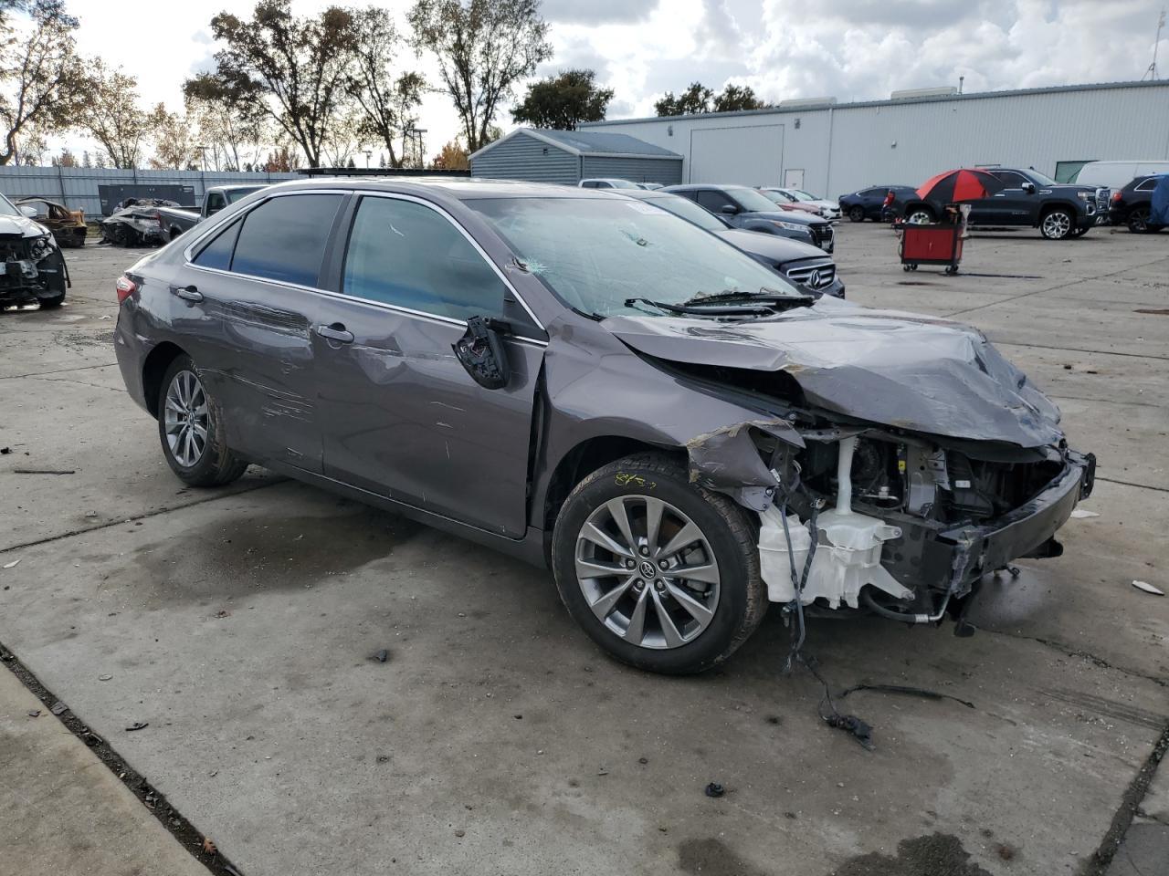 2015 TOYOTA CAMRY LE - Фото 4