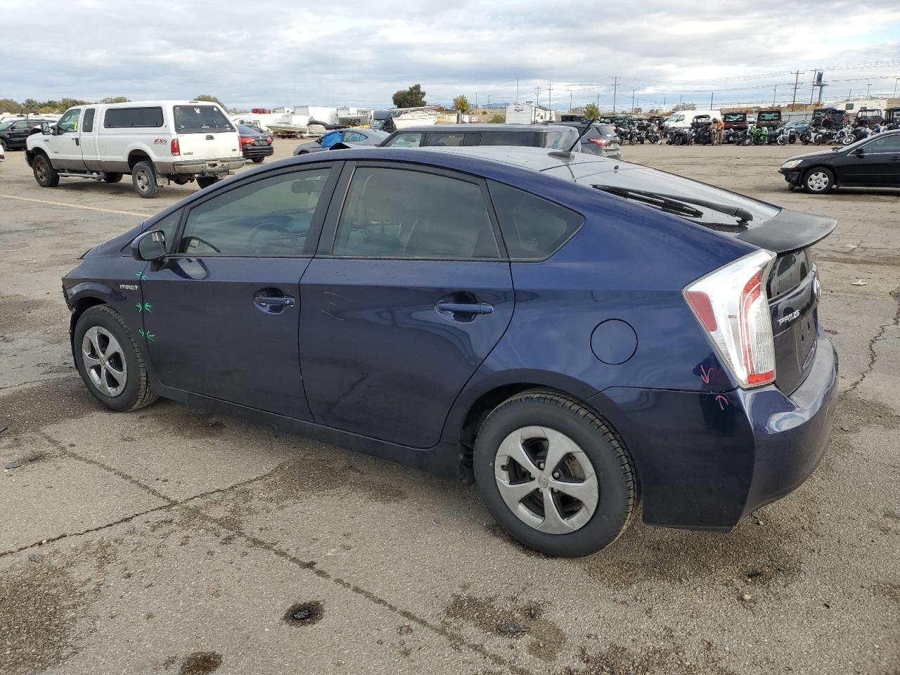 2013 TOYOTA PRIUS - Фото 2