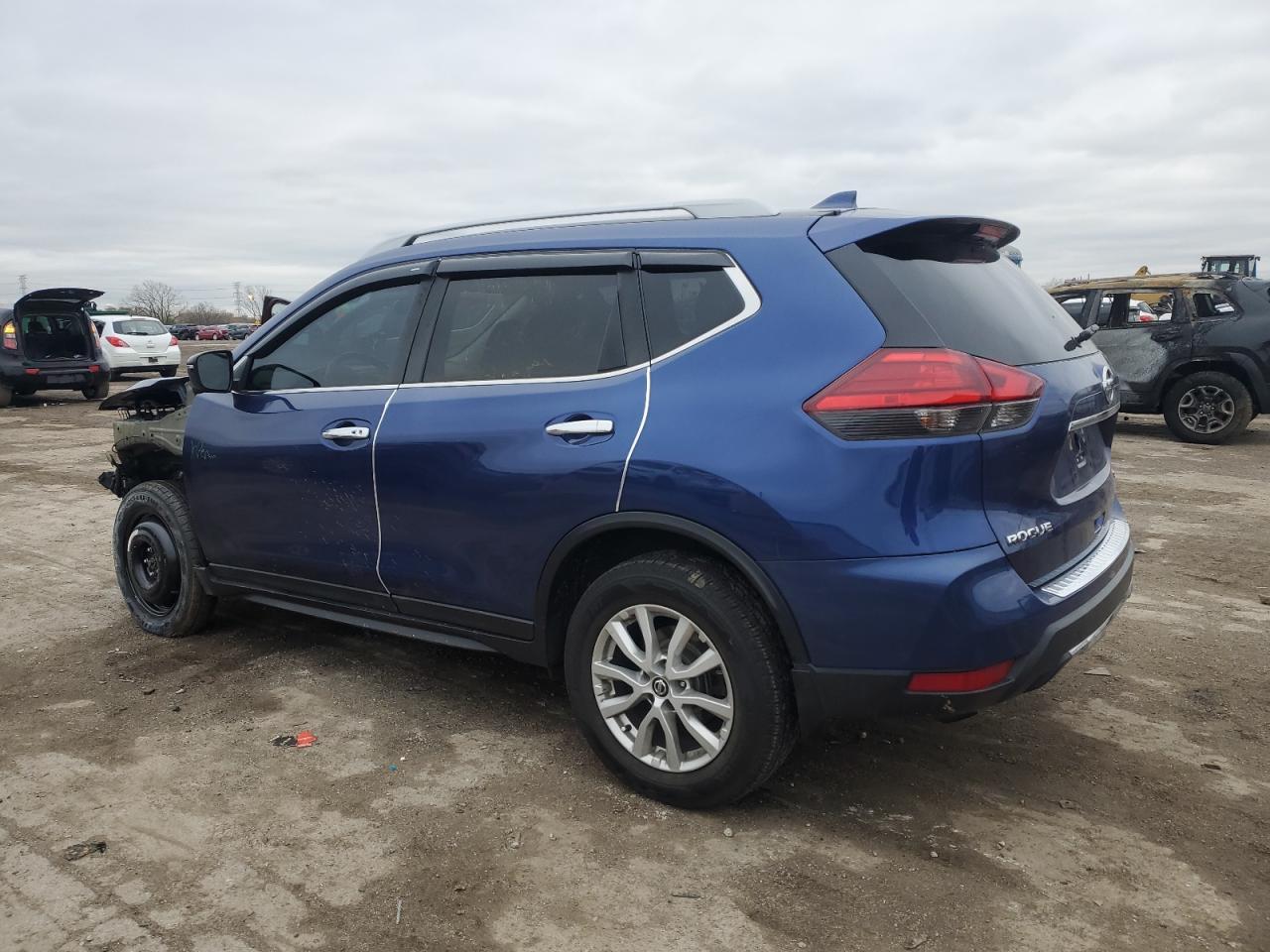 2017 NISSAN ROGUE SV - Image 2