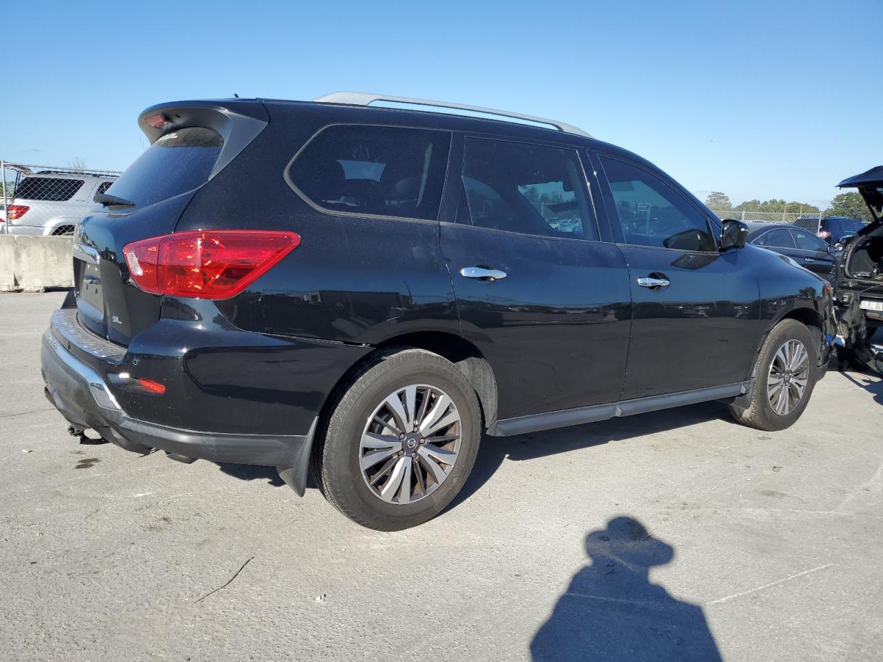 2017 NISSAN PATHFINDER - Image 3