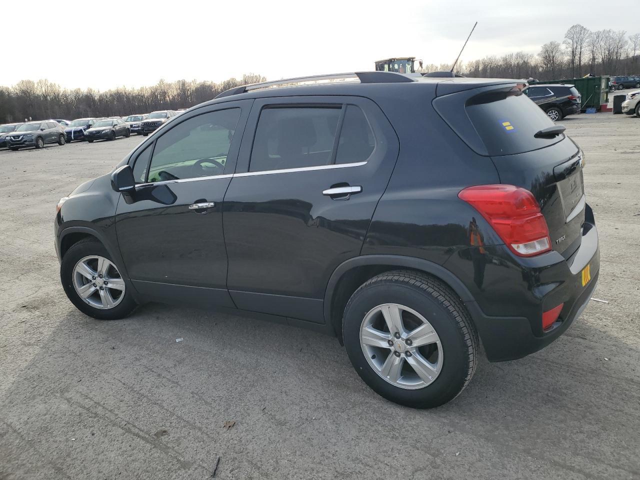 2019 CHEVROLET TRAX 1LT - Фото 2