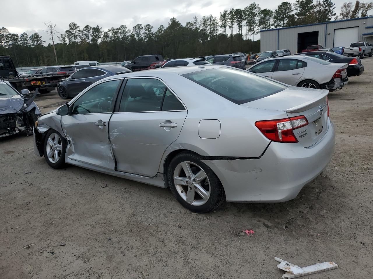 2014 TOYOTA CAMRY L - Image 2