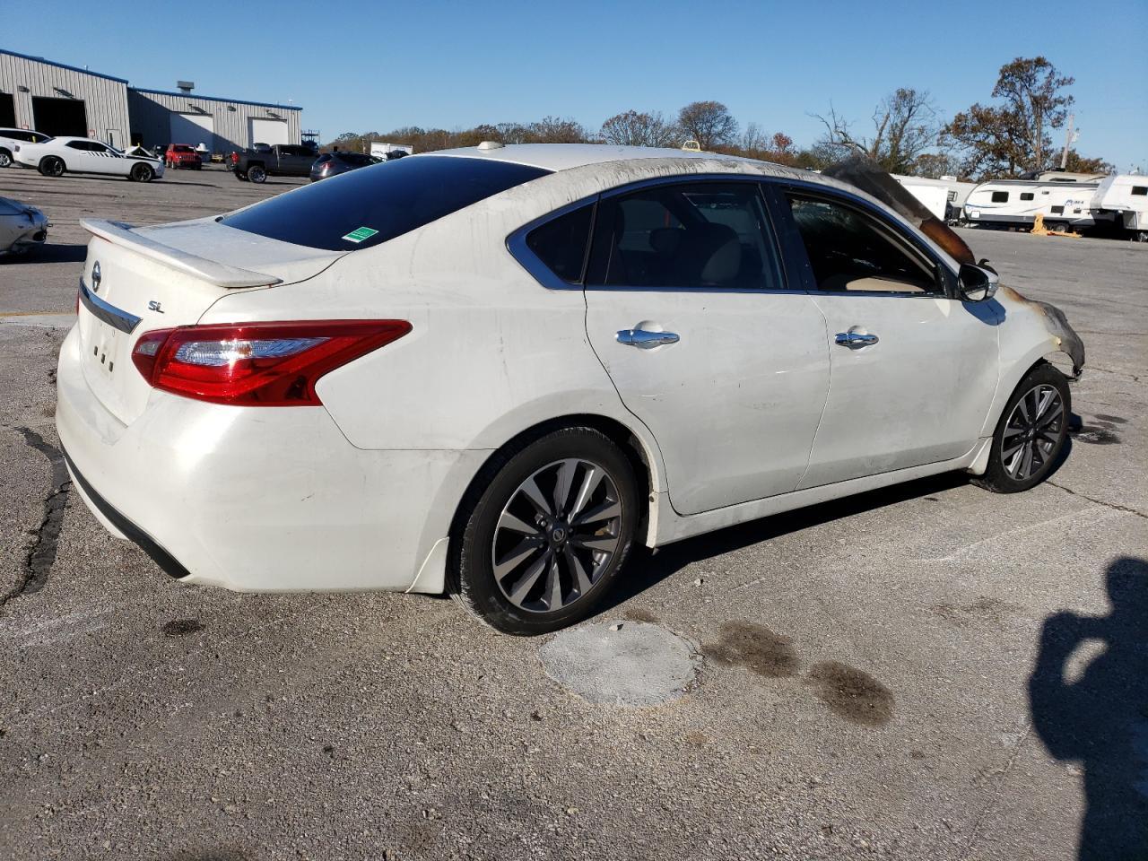 2017 NISSAN ALTIMA 2.5 - Фото 3