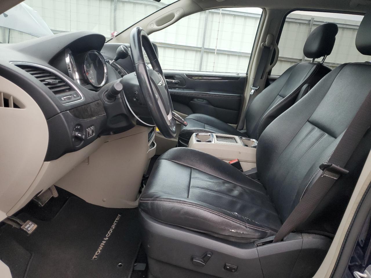 2014 CHRYSLER TOWN & COU - Фото 7
