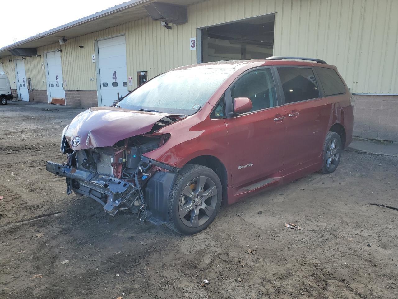 2015 TOYOTA SIENNA SPO