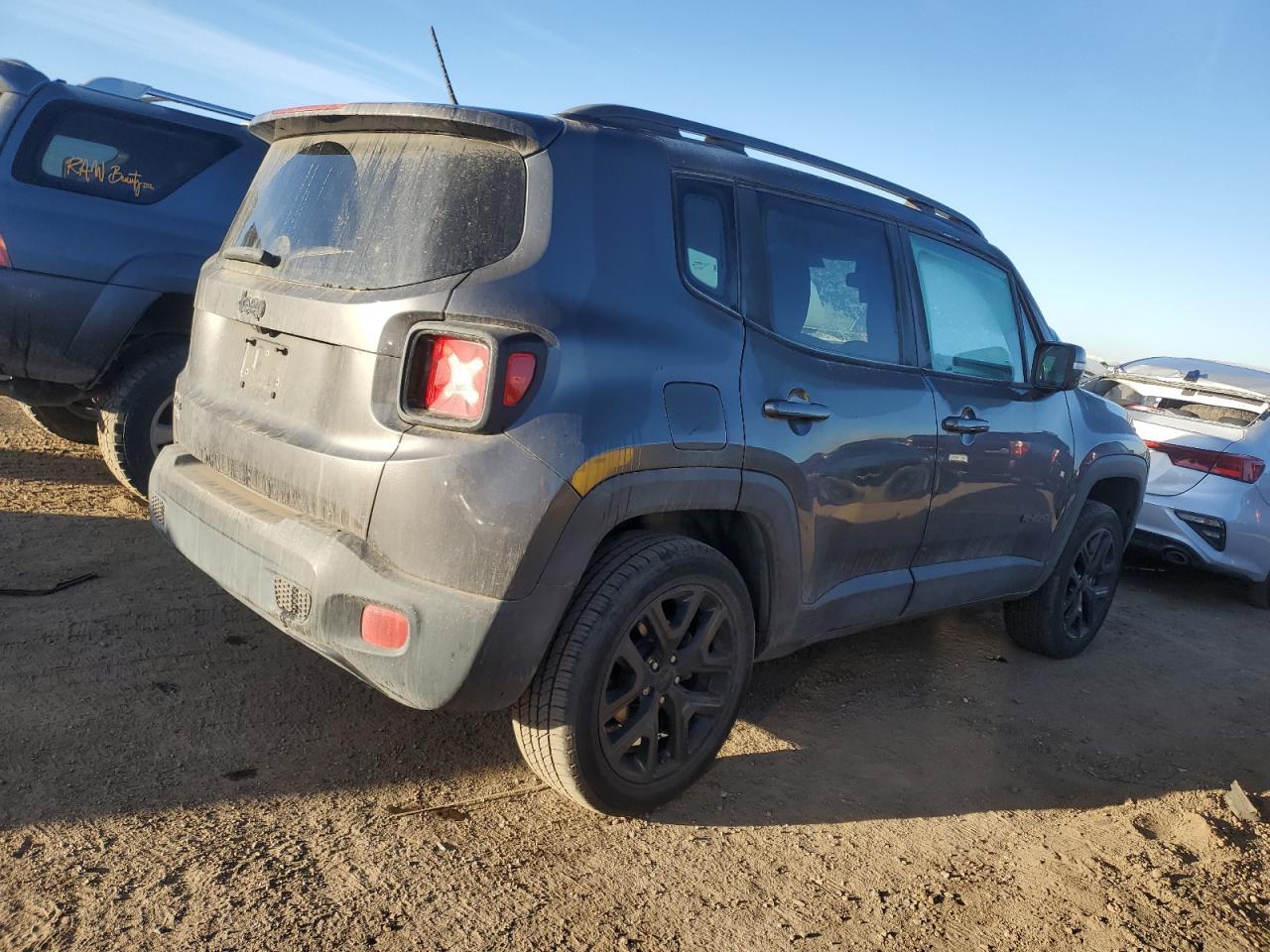 2017 JEEP RENEGADE L - Image 3