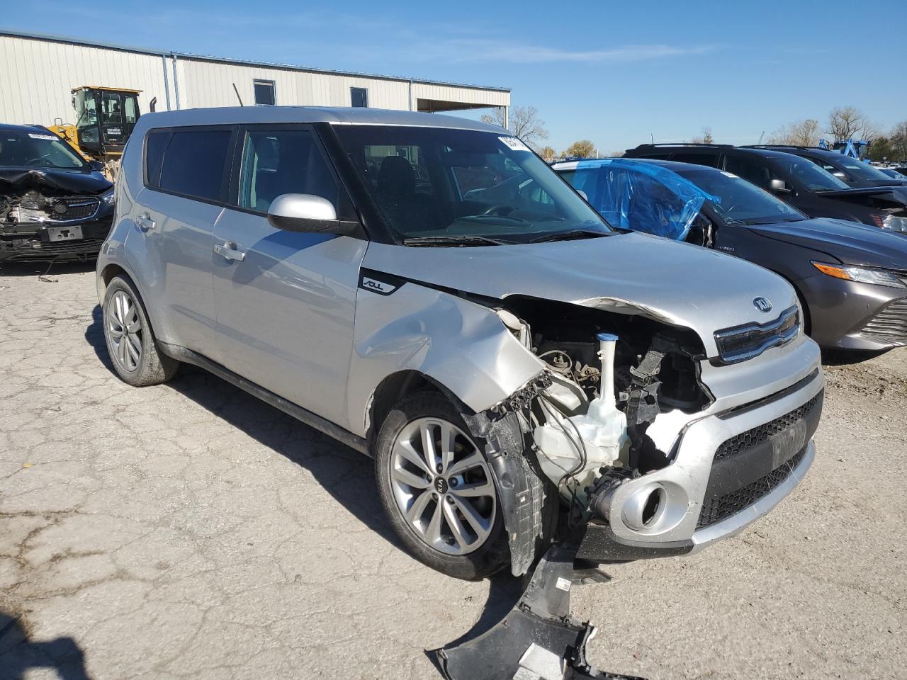 2017 KIA SOUL + - Image 4
