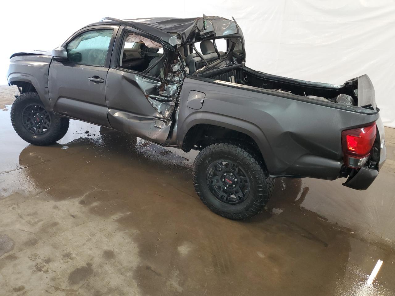 2019 TOYOTA TACOMA DOU - Фото 2