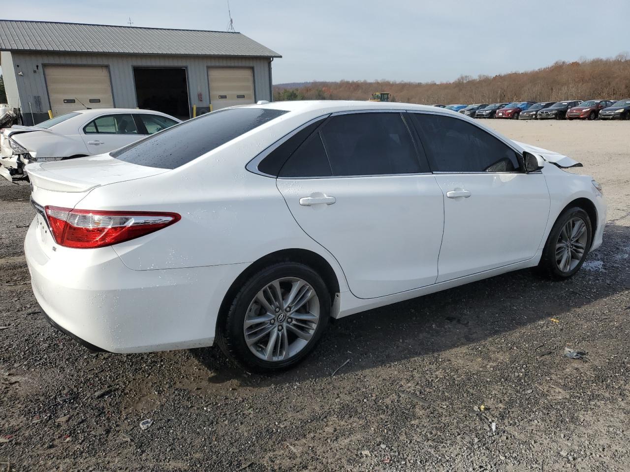 2017 TOYOTA CAMRY LE - Фото 3