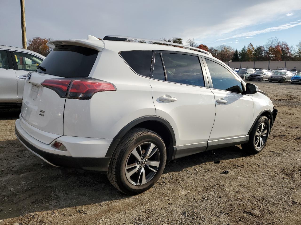 2016 TOYOTA RAV4 XLE - Фото 3