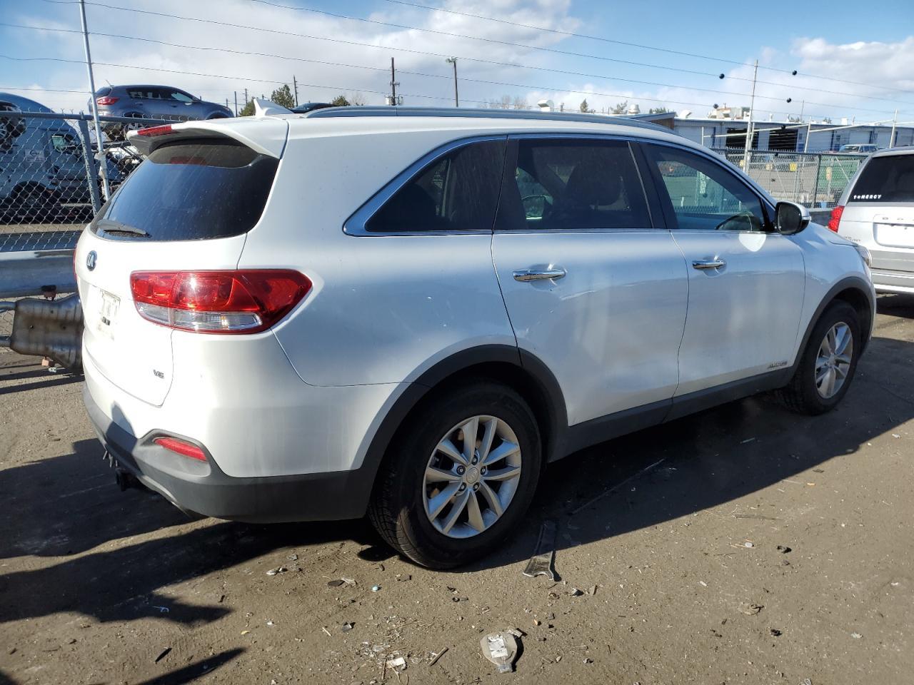 2016 KIA SORENTO LX - Image 3