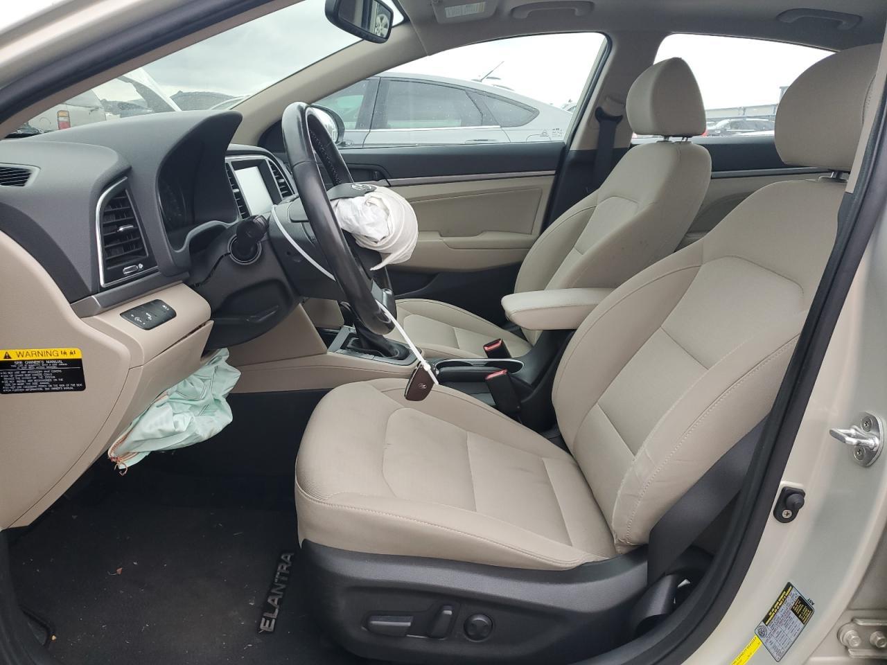 2017 HYUNDAI ELANTRA SE - Image 7