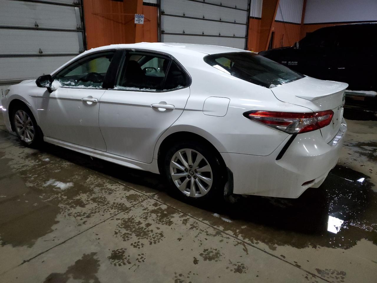 2020 TOYOTA CAMRY SE - Image 2