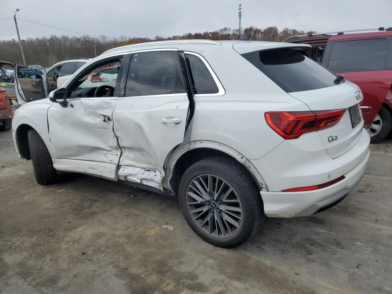 2022 AUDI Q3 PREMIUM - Image 2