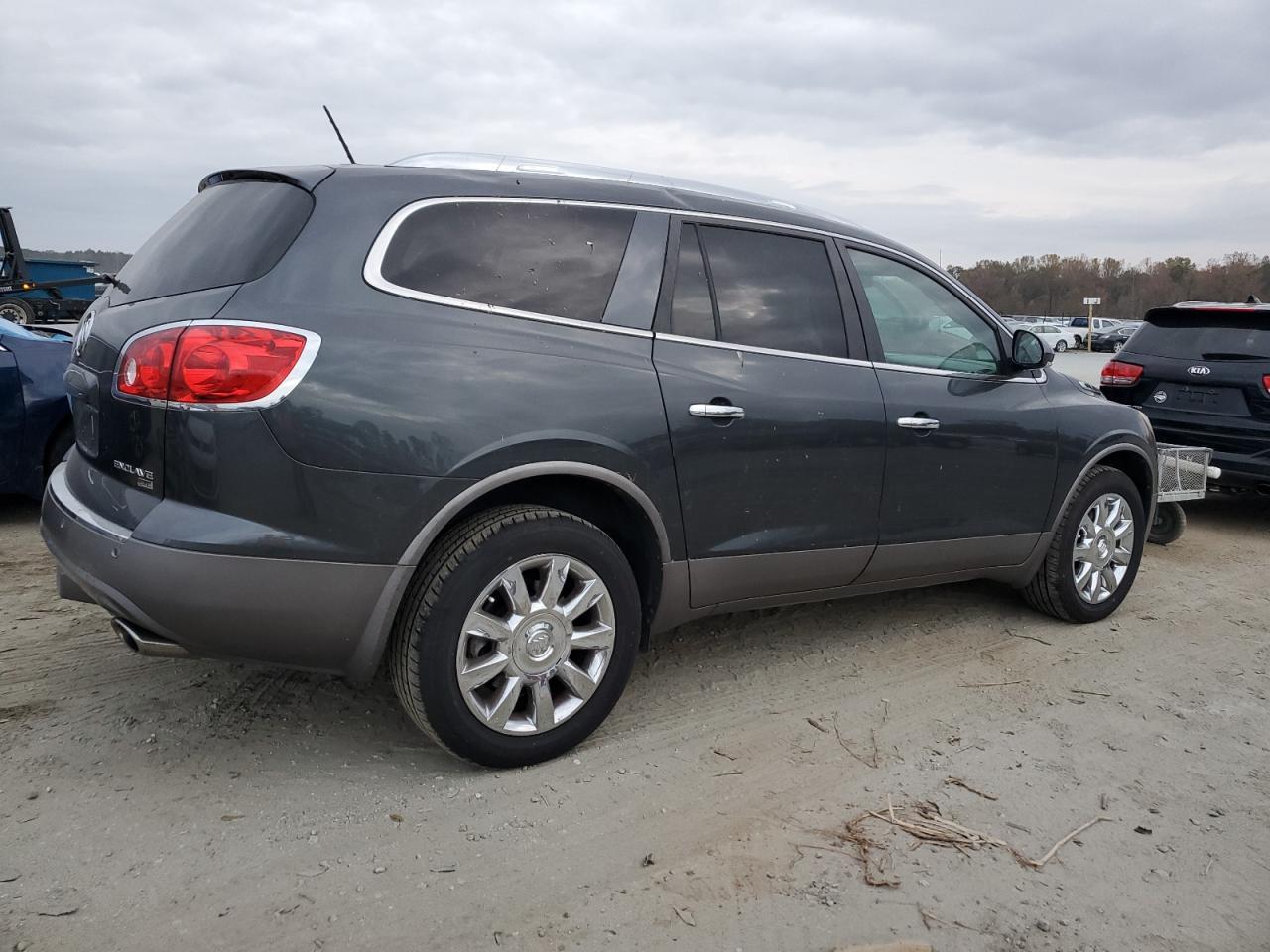 2011 BUICK ENCLAVE CX - Image 3