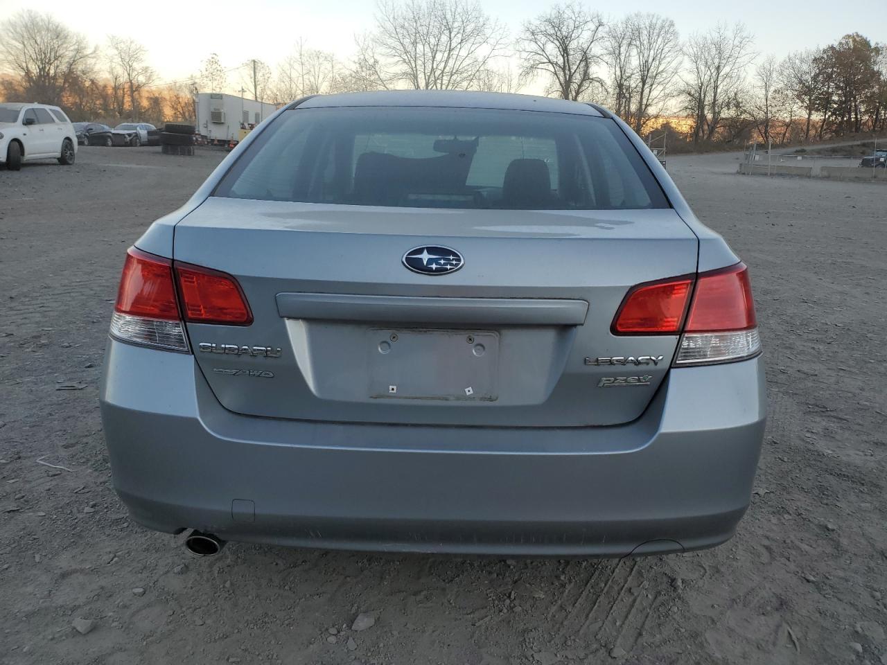 2011 SUBARU LEGACY 2.5 - Image 6
