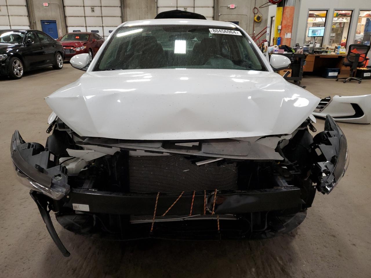 2017 HYUNDAI ELANTRA SE - Фото 5
