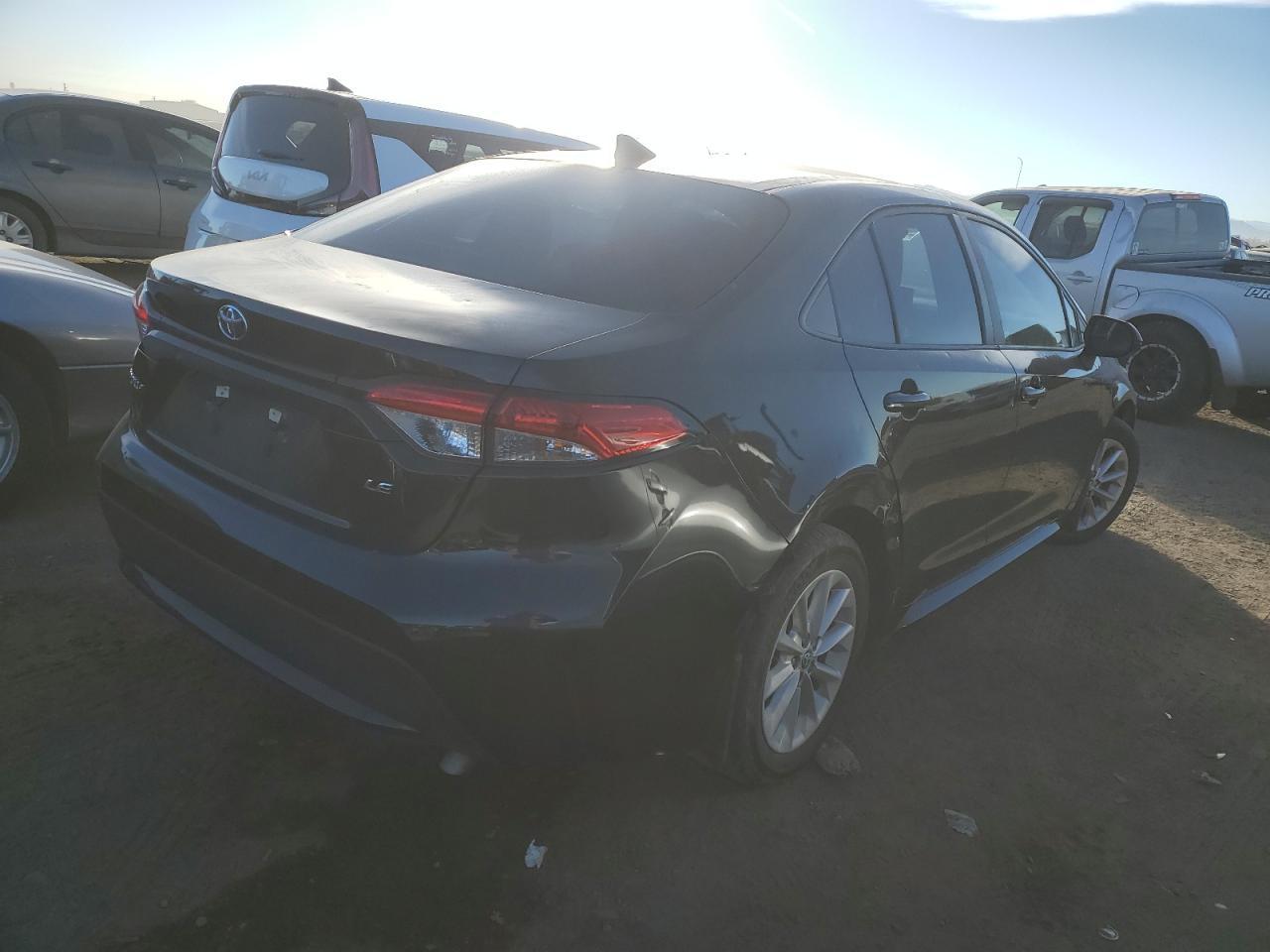 2022 TOYOTA COROLLA LE - Фото 3