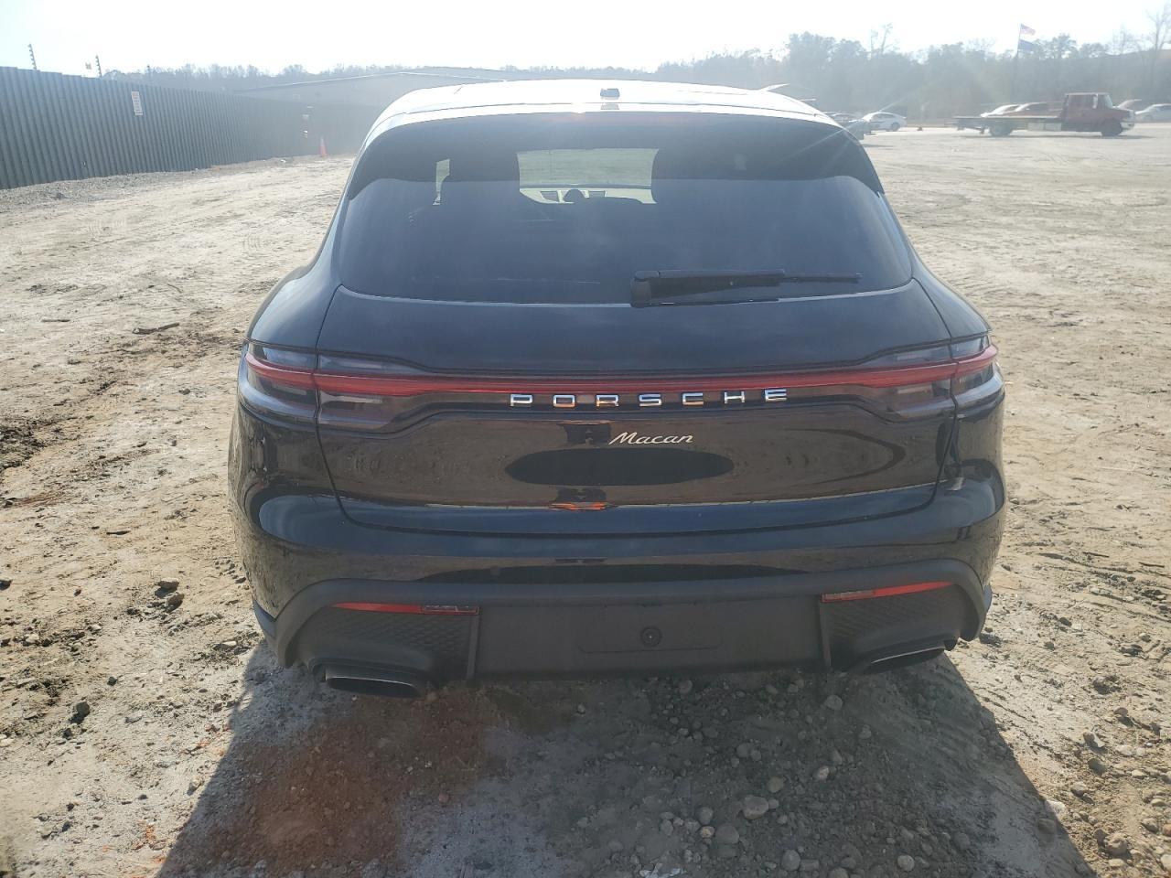 2023 PORSCHE MACAN BASE - Image 6
