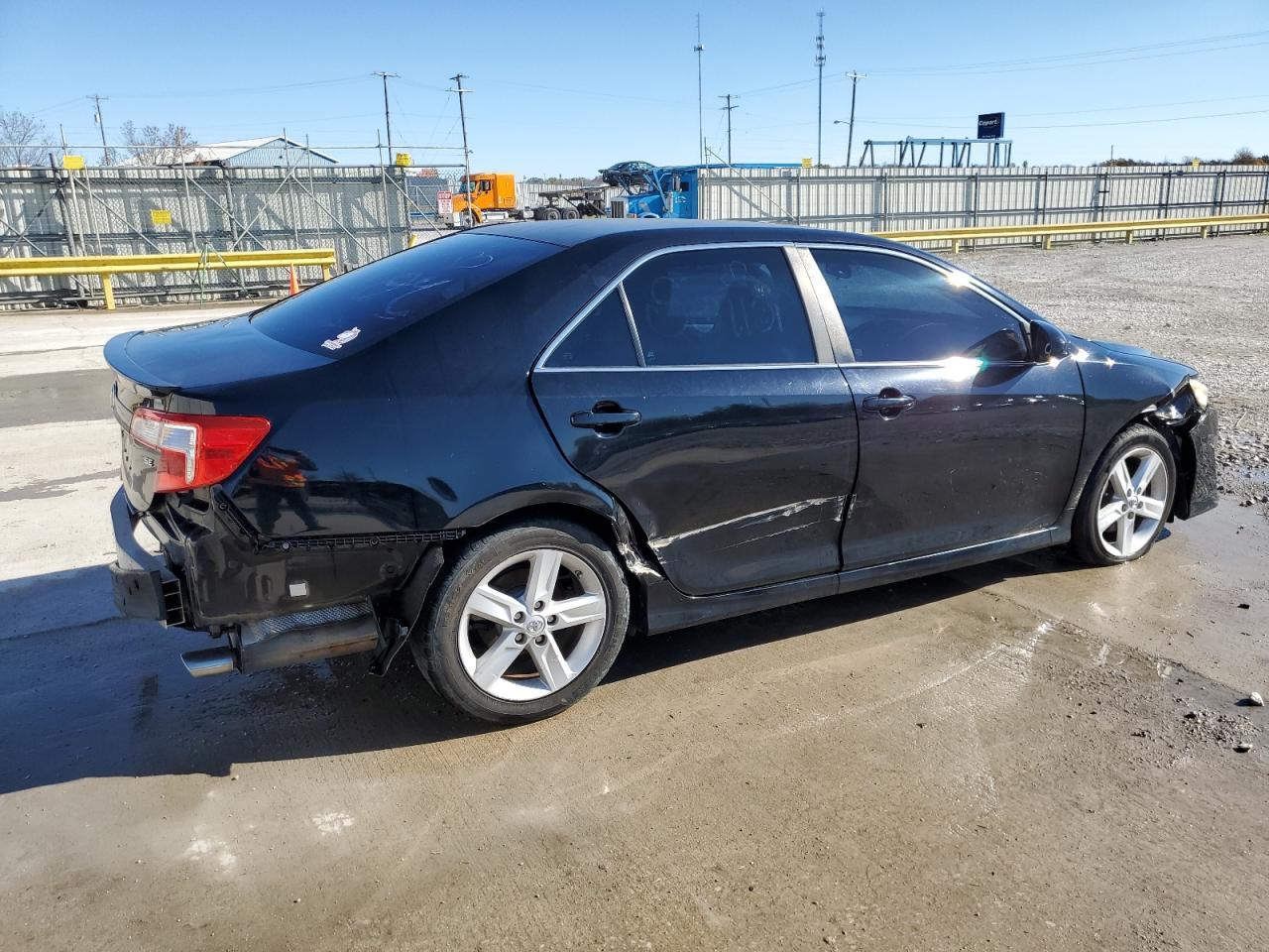 2013 TOYOTA CAMRY L - Фото 3