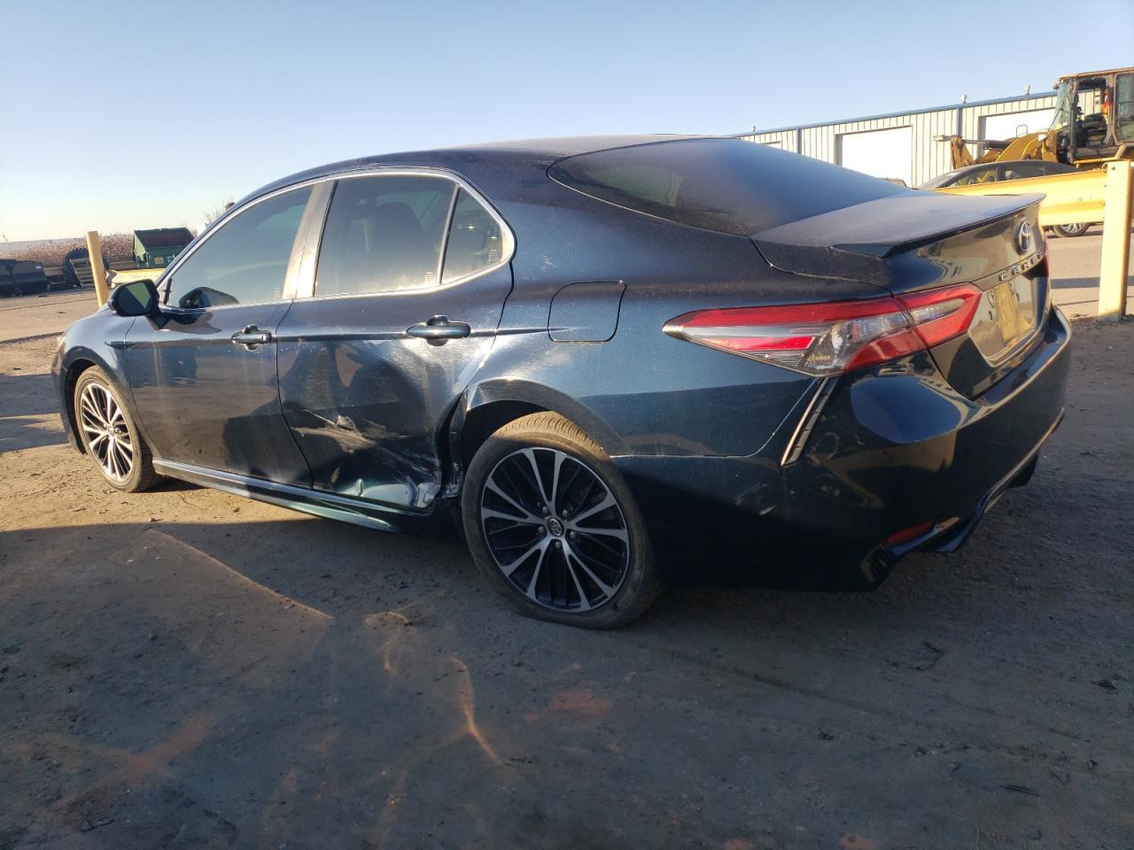 2018 TOYOTA CAMRY L - Фото 2