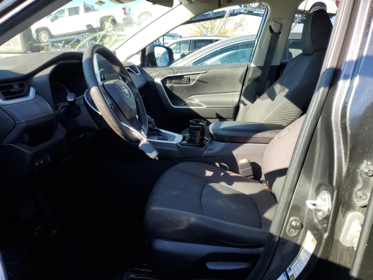2023 TOYOTA RAV4 LE - Фото 7