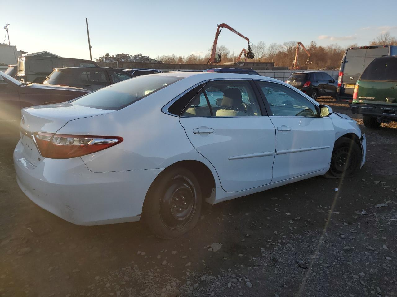 2017 TOYOTA CAMRY LE - Фото 3