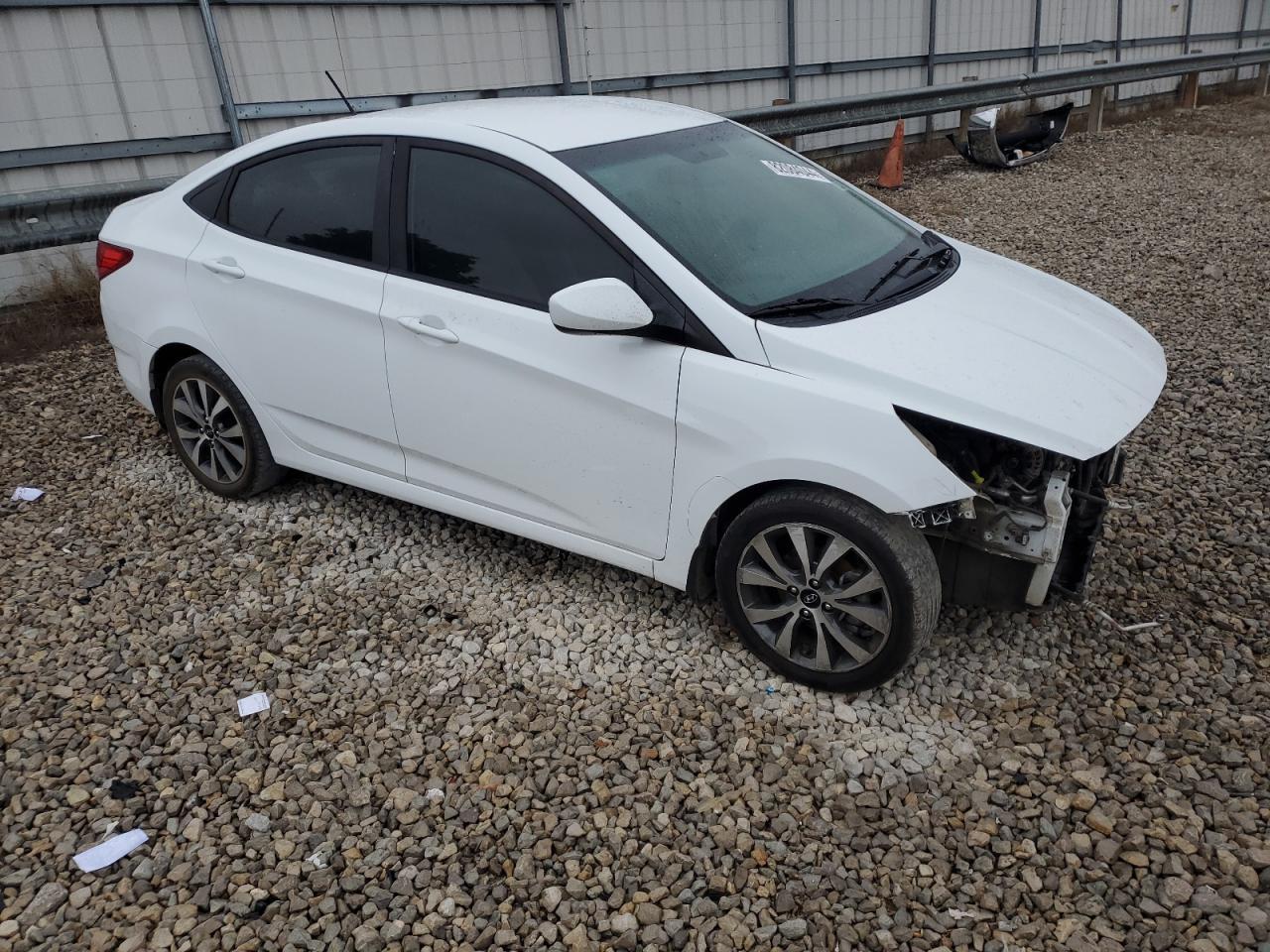 2017 HYUNDAI ACCENT SE - Image 4