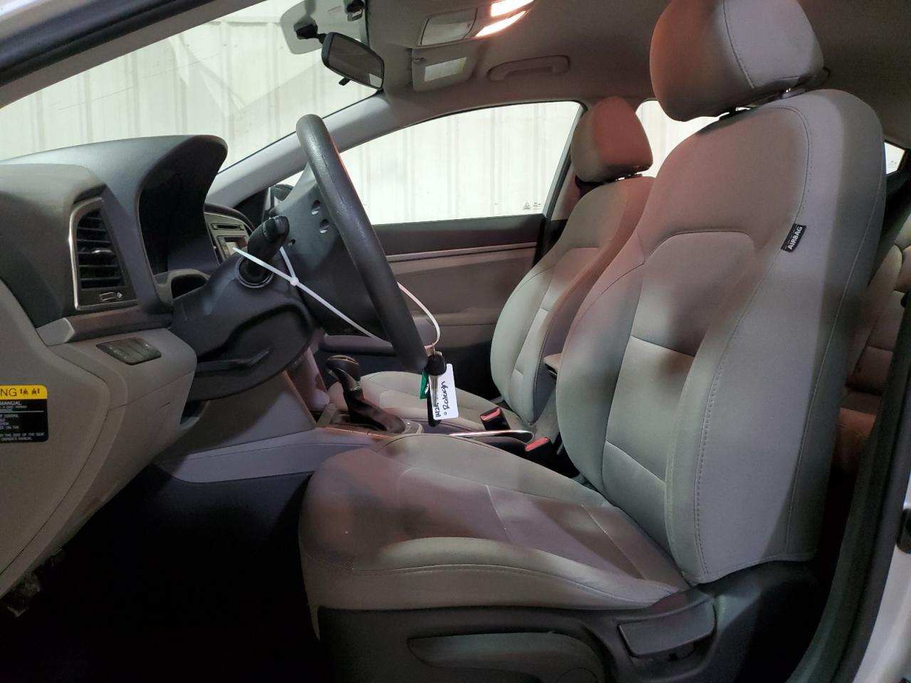 2017 HYUNDAI ELANTRA SE - Фото 7