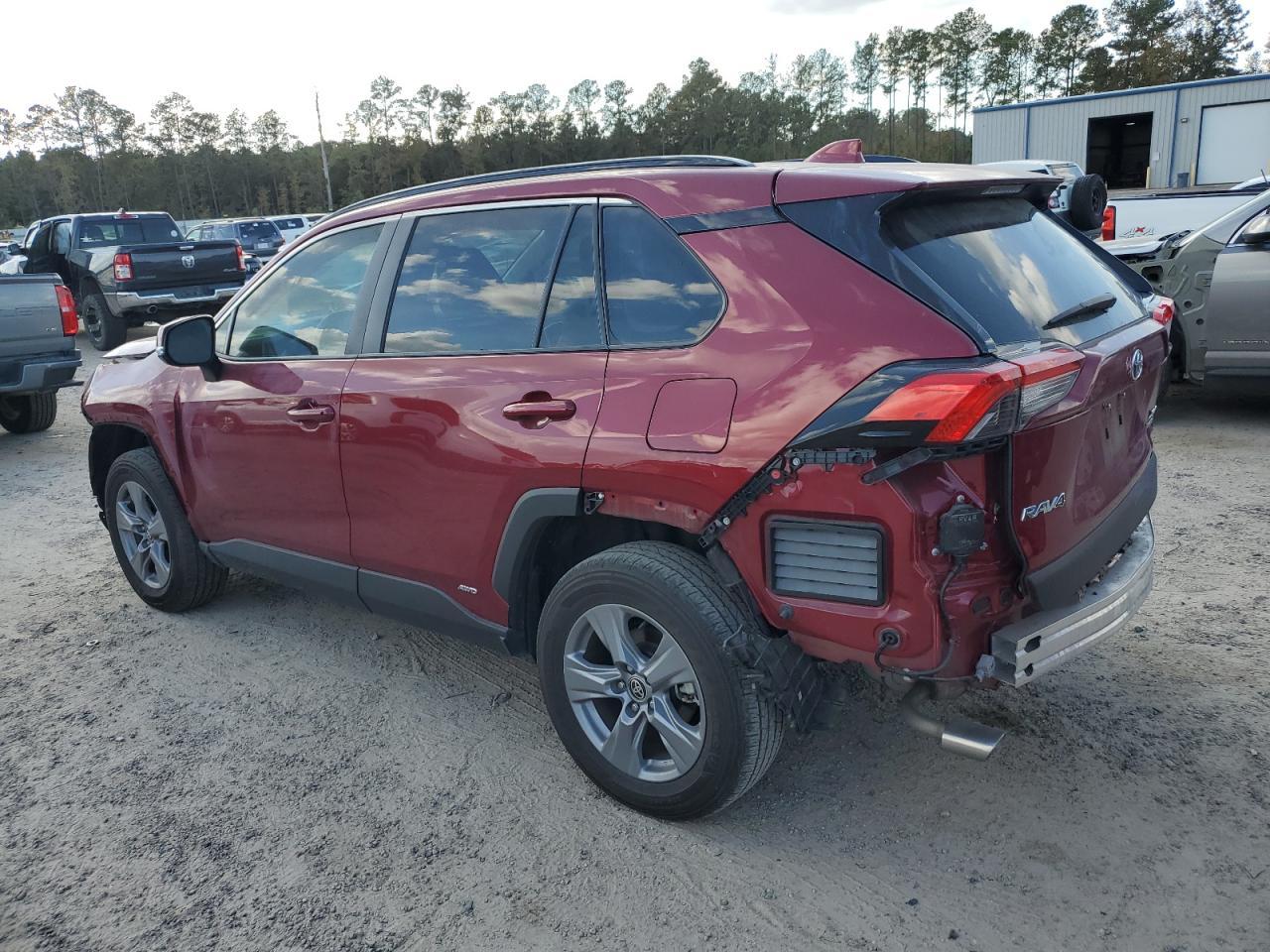 2022 TOYOTA RAV4 XLE - Image 2