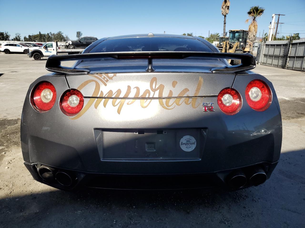 2010 NISSAN GT-R BASE - Фото 6
