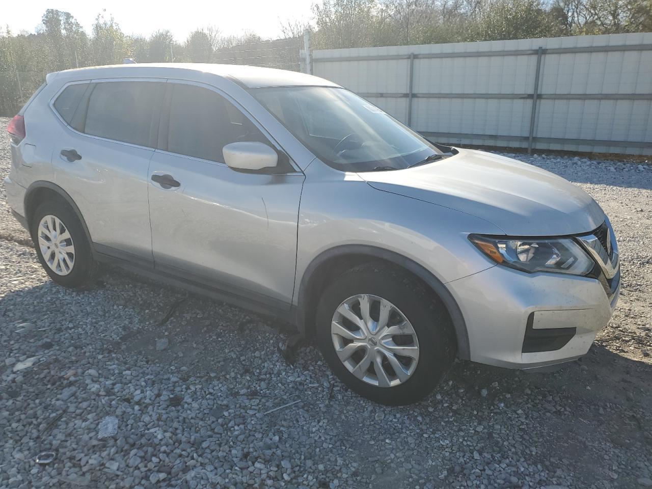 2018 NISSAN ROGUE S - Фото 4