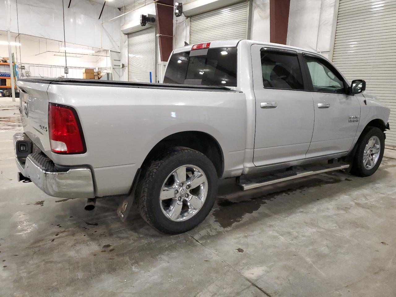 2017 RAM 1500 SLT - Image 3