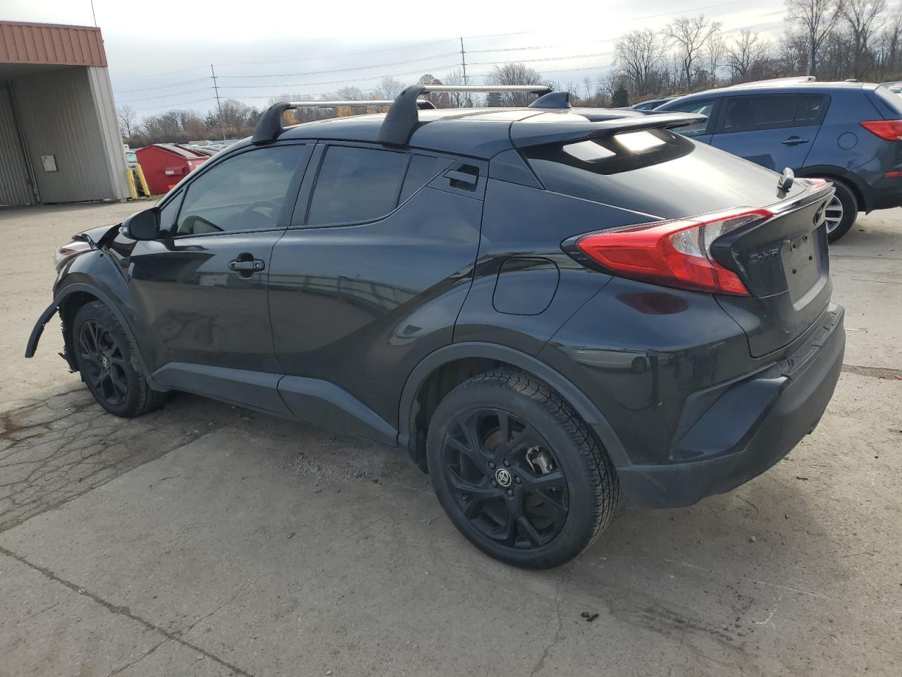 2021 TOYOTA C-HR XLE - Фото 2