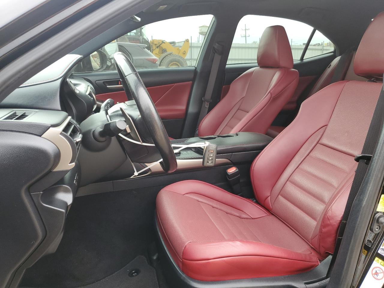 2018 LEXUS IS 300 - Фото 7