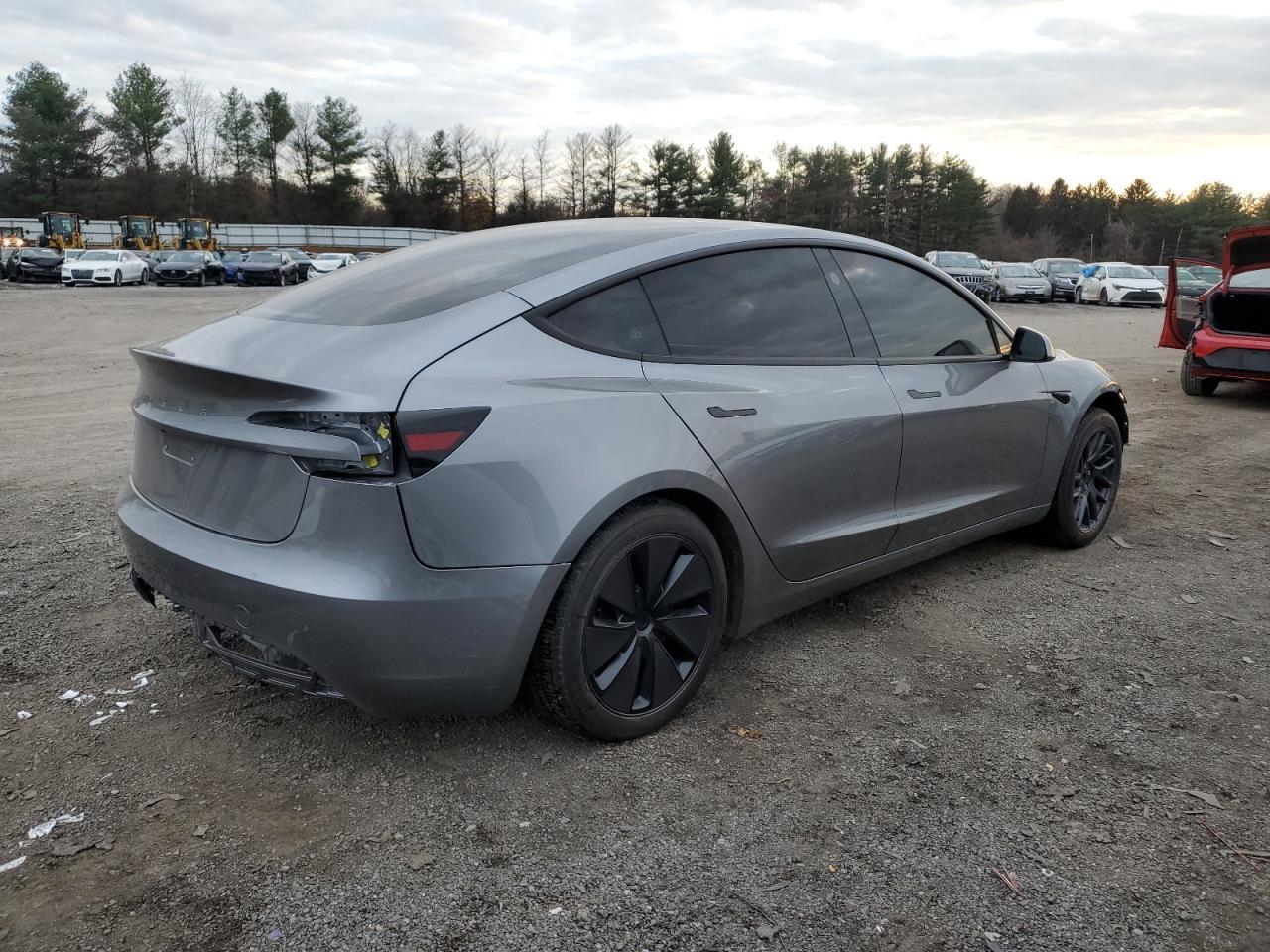 2024 TESLA MODEL 3 - Фото 3