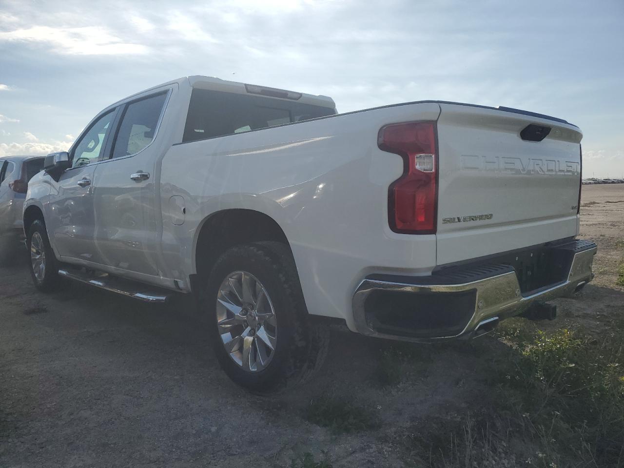 2021 CHEVROLET SILVERADO - Фото 2