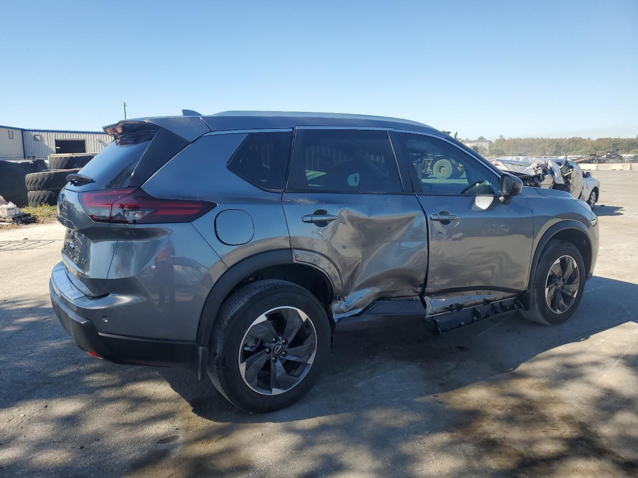 2024 NISSAN ROGUE SV - Image 3