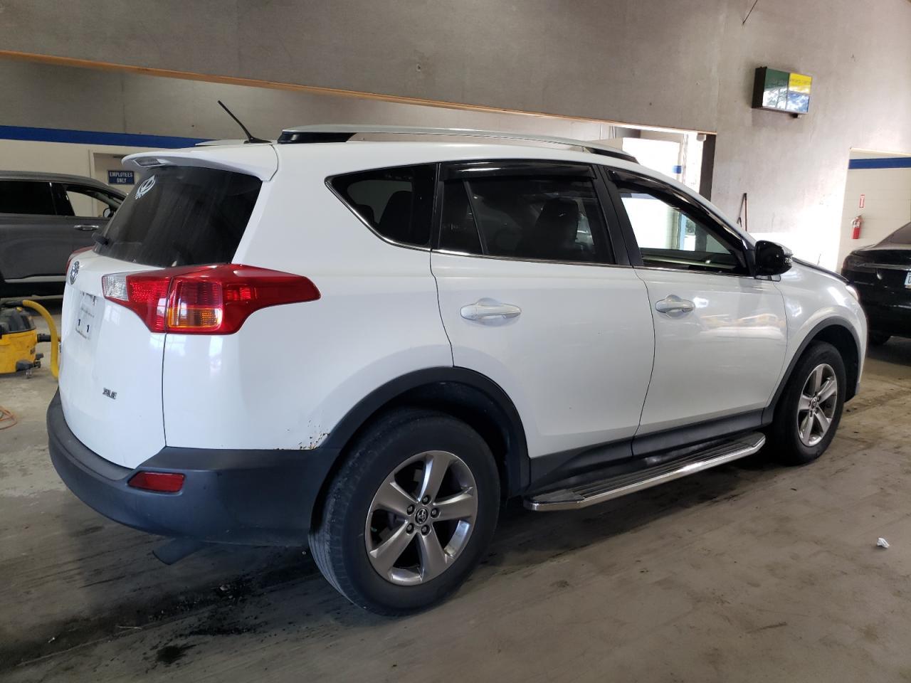 2015 TOYOTA RAV4 XLE - Image 3