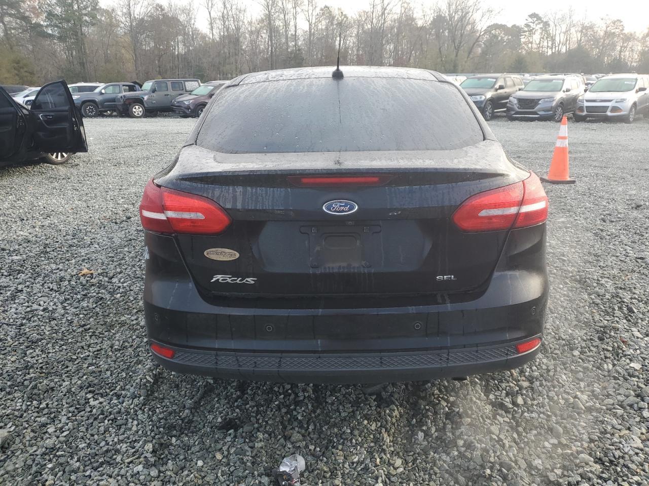 2017 FORD FOCUS SEL - Image 6