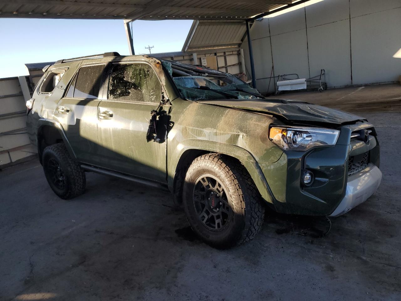 2022 TOYOTA 4RUNNER SR - Фото 4