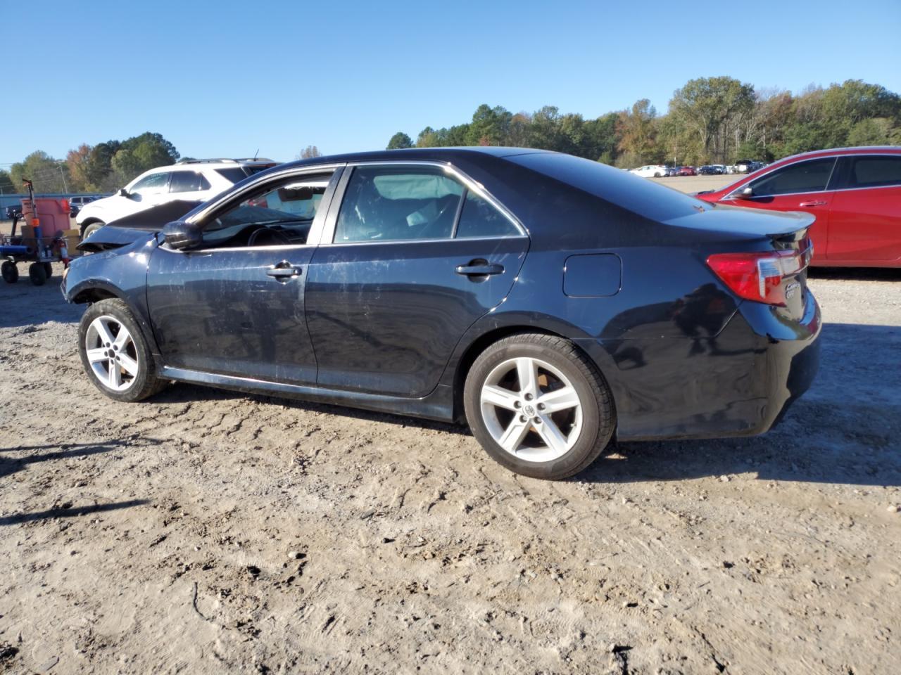2013 TOYOTA CAMRY L - Фото 2