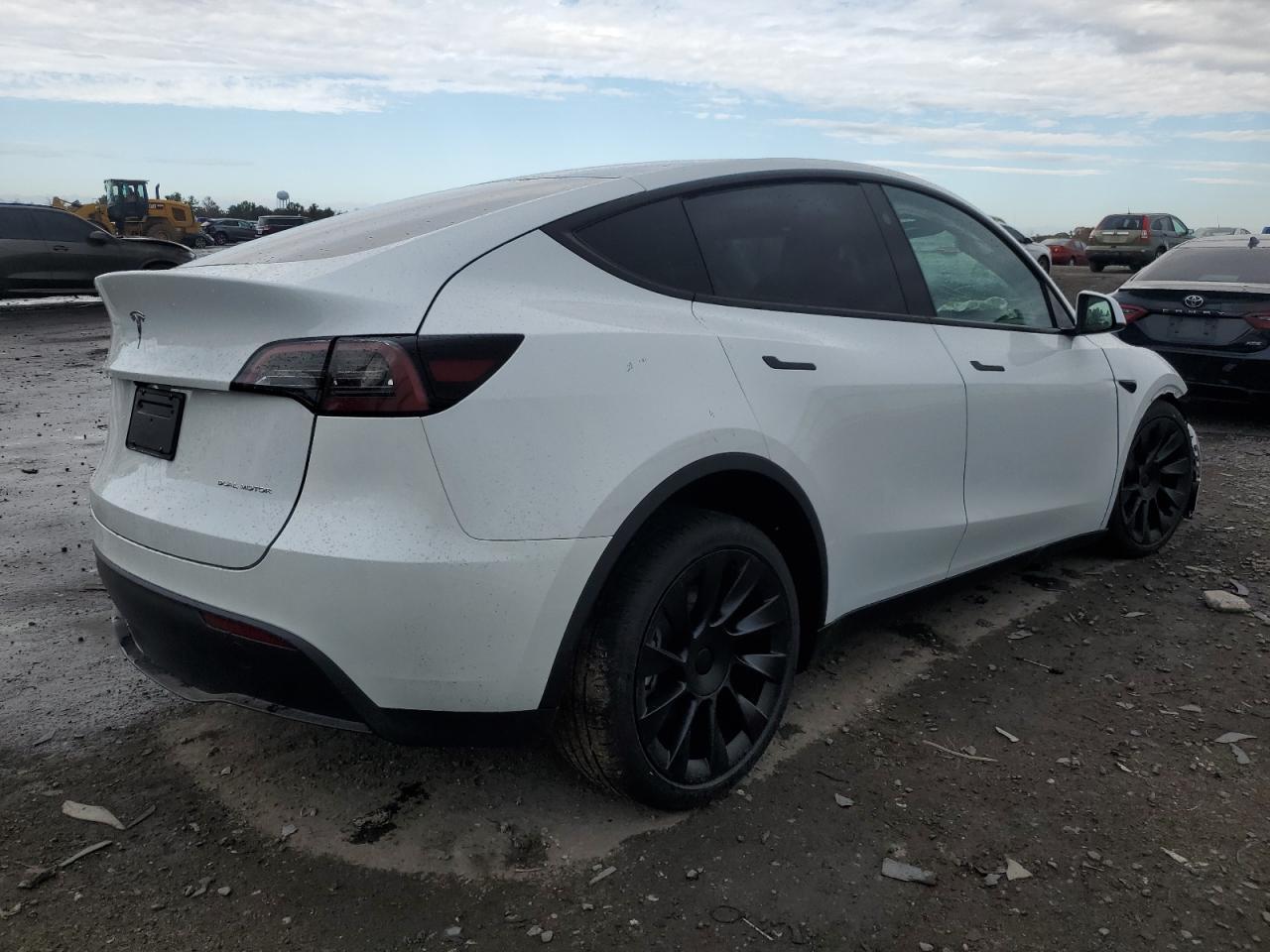 2024 TESLA MODEL Y - Image 3